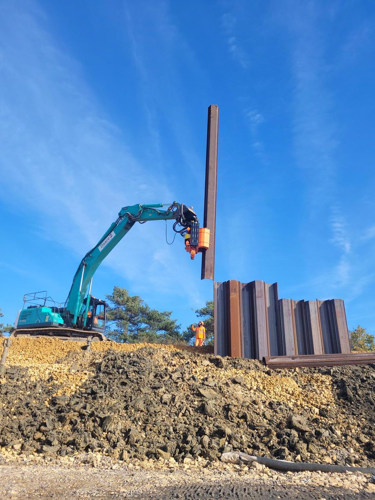 M5 Junction 9, Tewkesbury: roadside sheet piling works, photograph 6 of 11