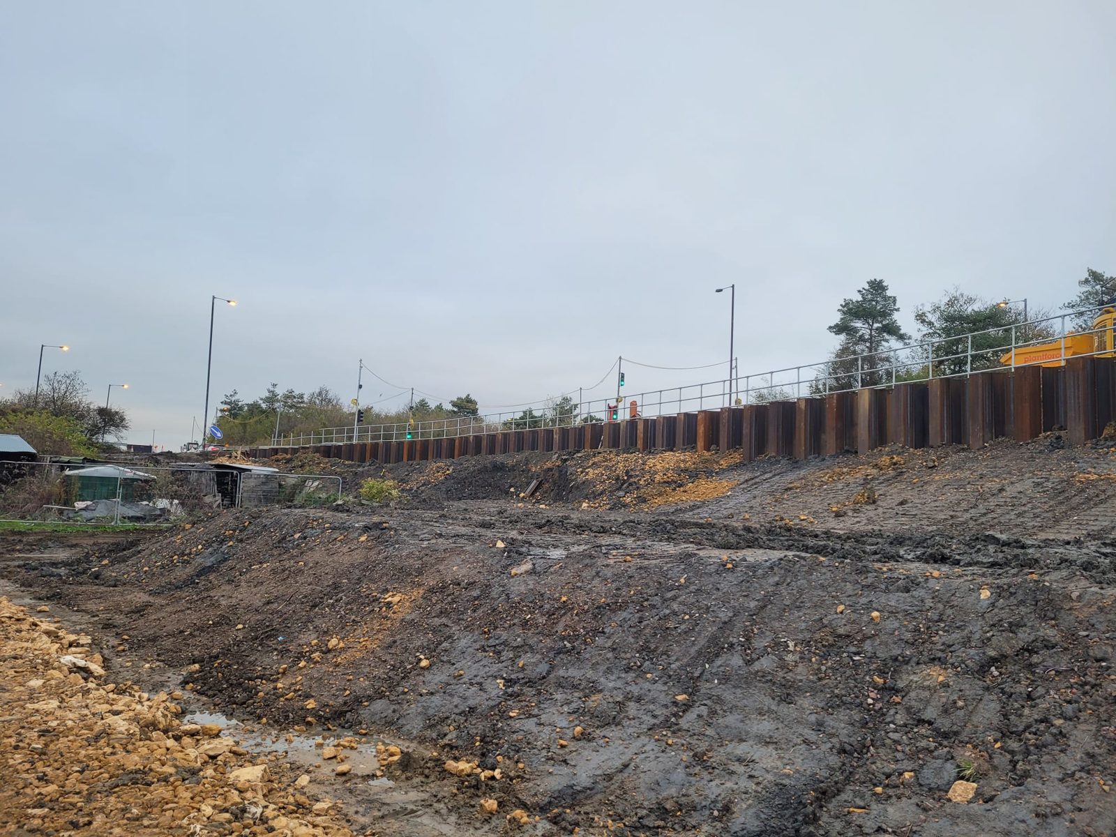 M5 Junction 9, Tewkesbury: roadside sheet piling works, photograph 4 of 11