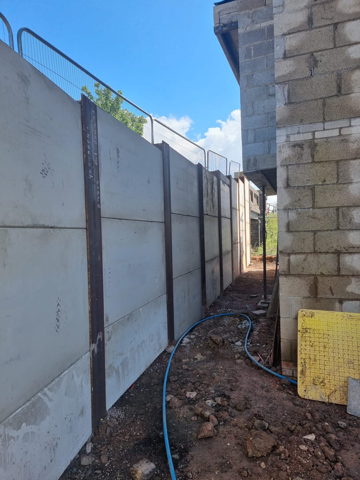 Old Bridge Inn, Oldbury: king post & panel retaining works, photograph 2 of 3