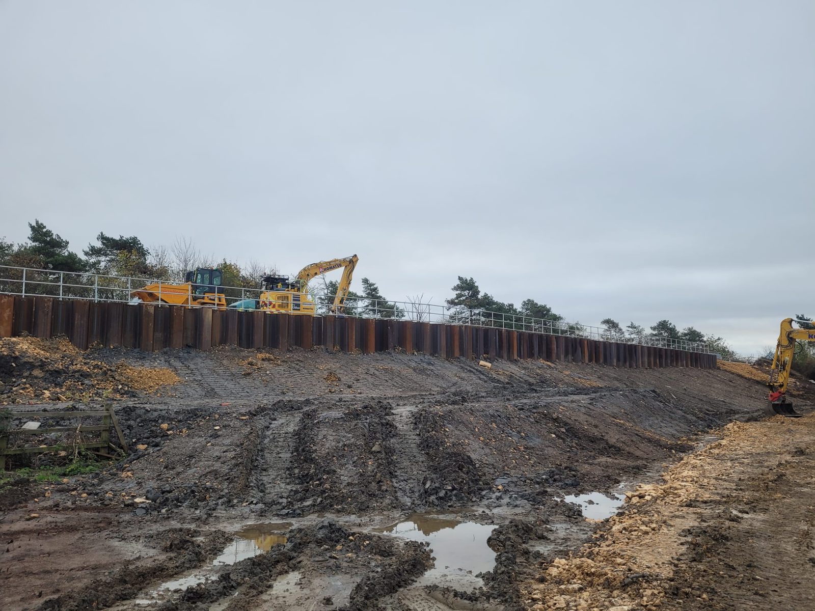 M5 Junction 9, Tewkesbury: roadside sheet piling works, photograph 3 of 11